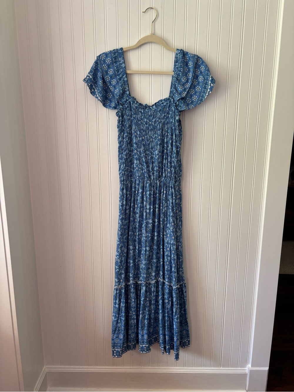 WALKER & WADE Blue Floral Midi Dress with Smocked Bodice